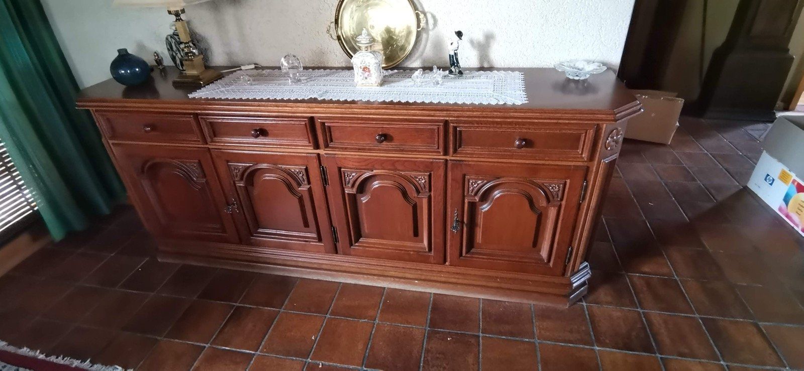 Büffets: Buffet en bois massif - style classique – Gebraucht aus Bern von hakcel