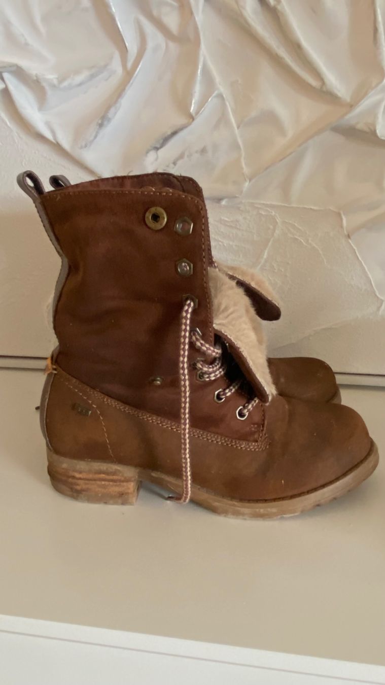 Scarpe da donna: Winter Stiefeletten Leder Grösse 36/37 – Usato da Brüttisellen venduto da kat_g7jv