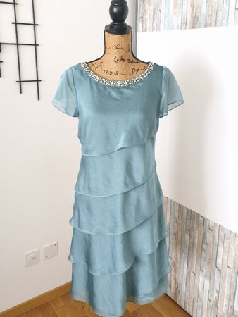 Christian Berg Cocktail Kleid Grösse 36 blau gestuft 