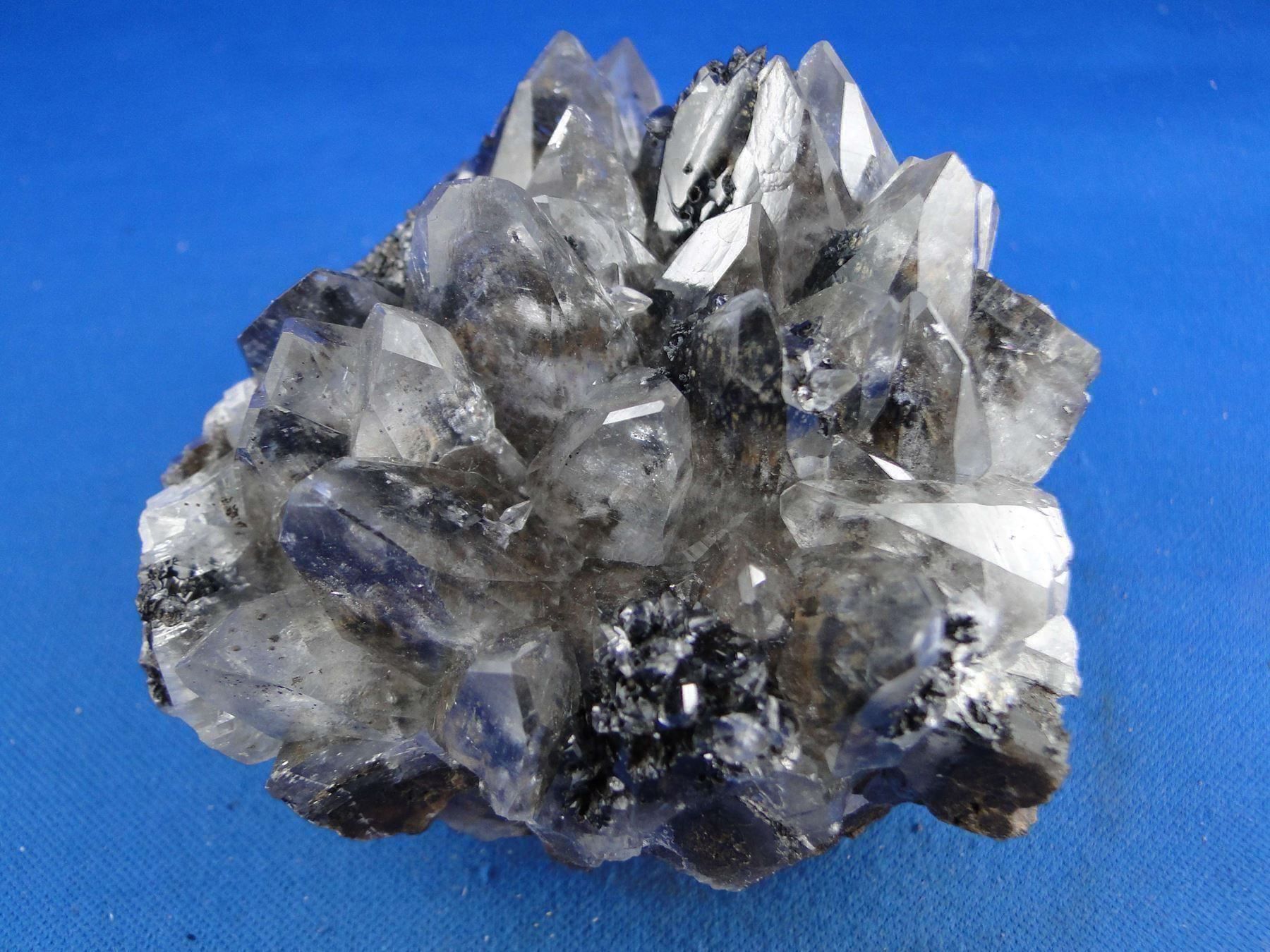 Minerali & Pietre curative: Calcit mit Sulphid-Einschluessen – Usato da Schinznach Bad venduto da Demerald 1