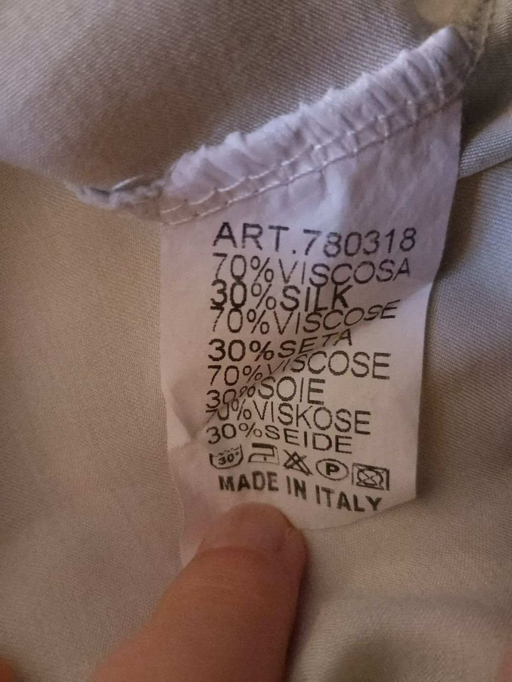 Camicette: NEW COLLECTION hübsche Bluse Rüschen Batik Muster m. Seide! – Usato da Zürich venduto da 0814 5