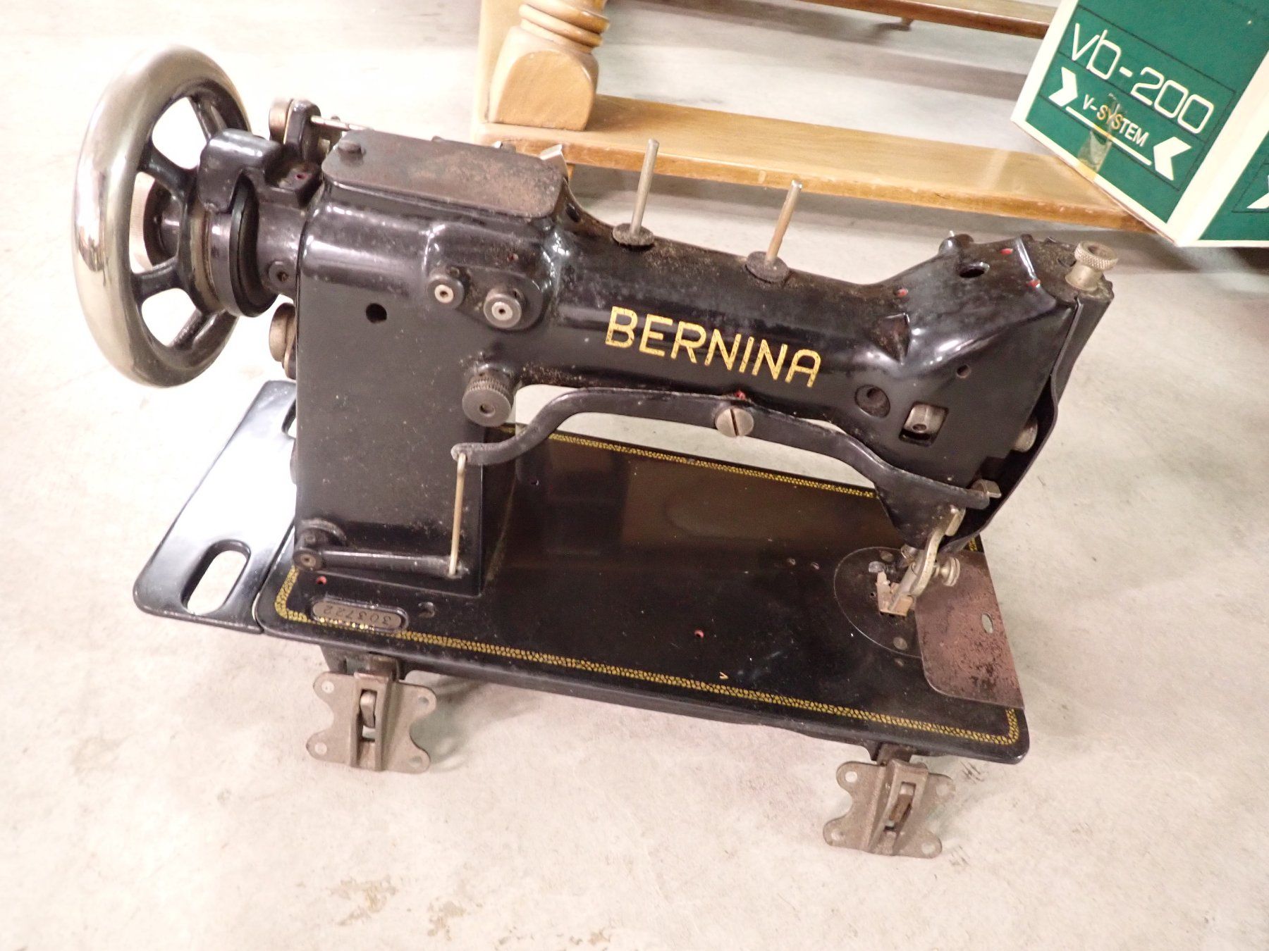 Bernina Macchine da cucire: Alte Bernina Nähmaschine – Usato da Wallisellen venduto da Mf1000 1
