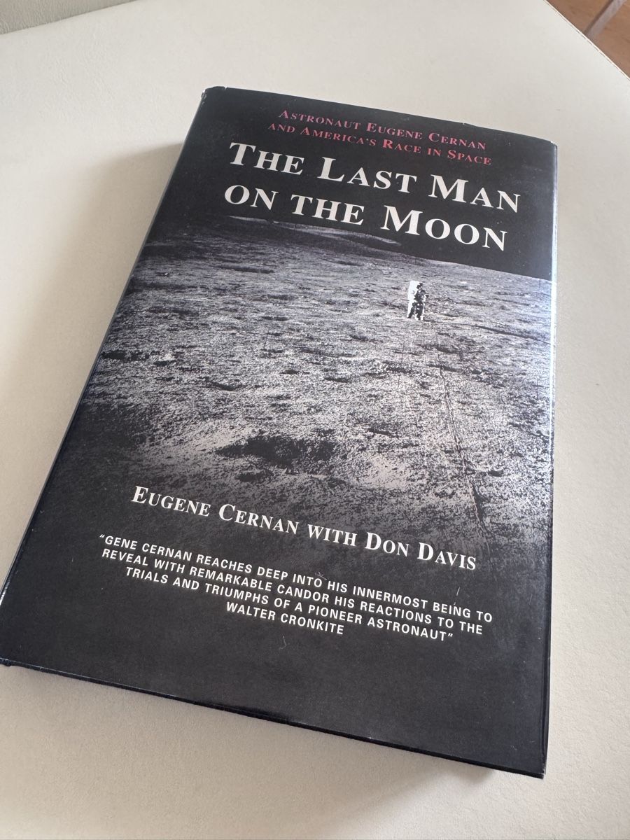 Omega Orologi: Omega Buch Last Man On The Moon  – Usato da Sursee venduto da Dersempacher