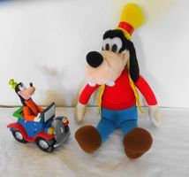 Goofy Plüschfigur von Applause 80er + Kässeli Goofy im Auto