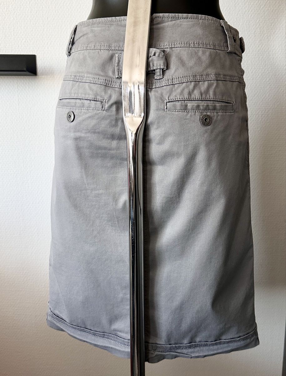 Gonne: Gr 36 sandwich_ Grauer Jeansrock – Usato da Rickenbach b. Wil venduto da sunneschii_ 5