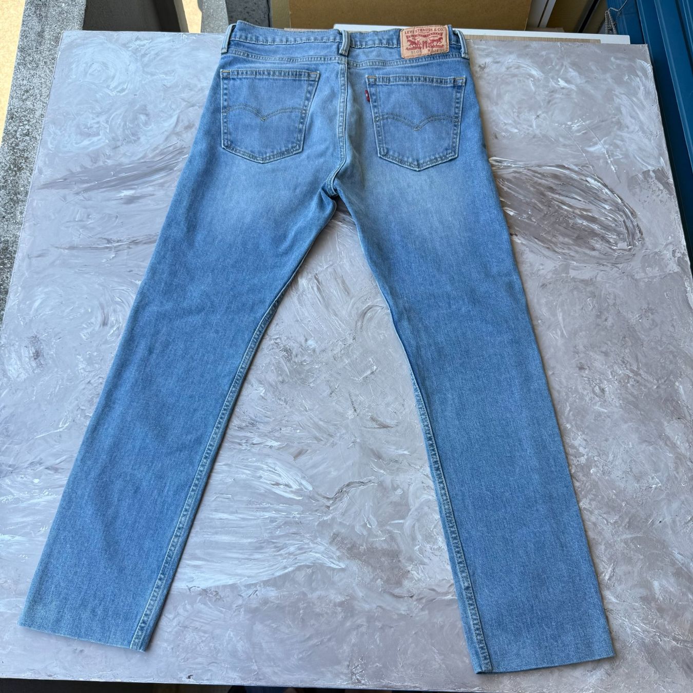 Levi's Jeans: Jean LEVI'S bleu clair délavé, coton, 32/32 – Usato da Thônex venduto da Suisse.Shopping 4