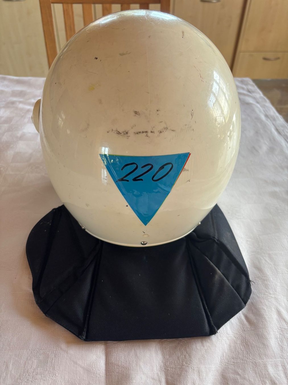 Abiti antichi: OD Helm Stadtpolizei Bern – Usato da Salvenach venduto da Haeseli59 1