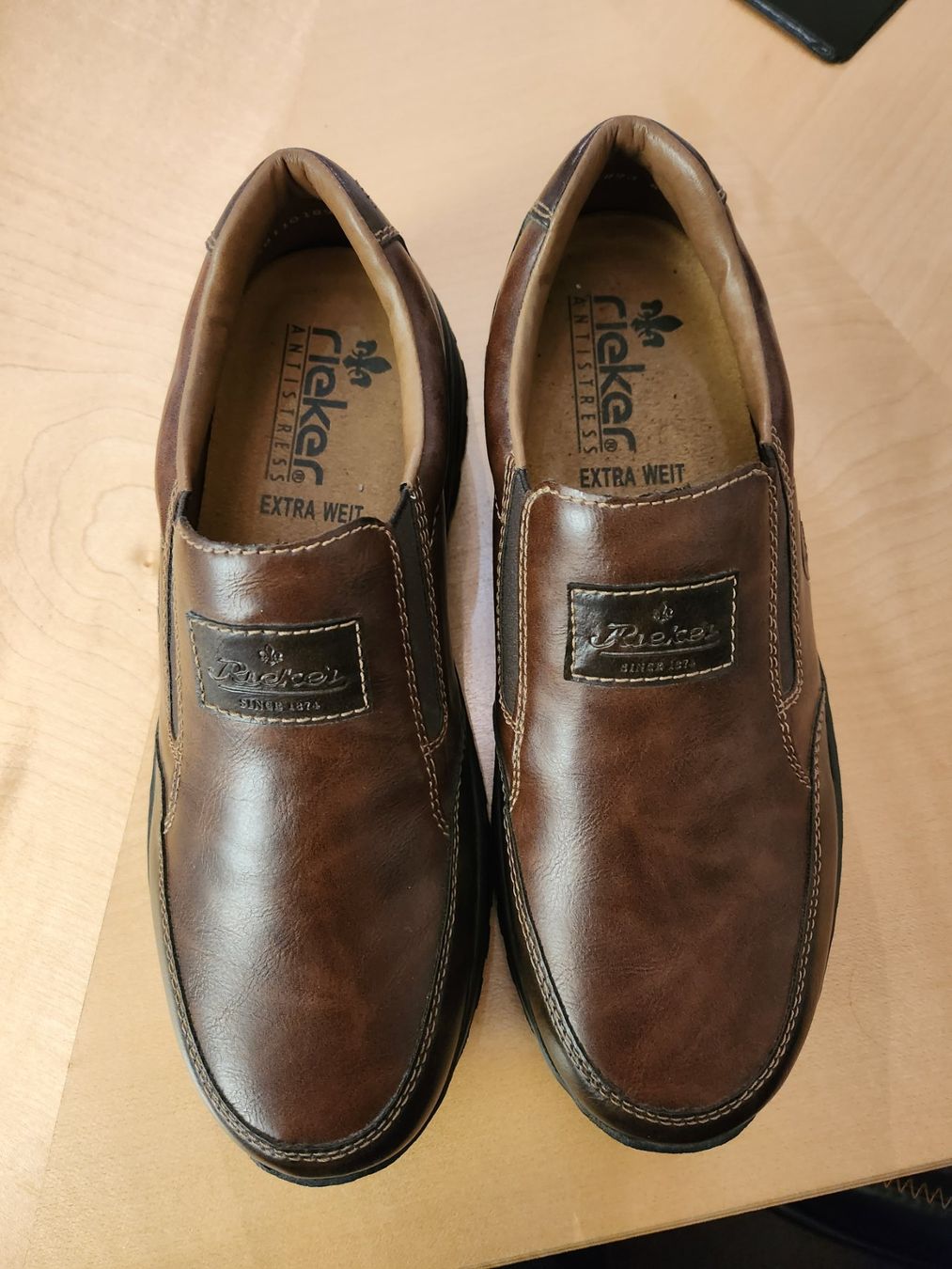 Scarpe da uomo: Rieker Slipper in bequemer Weite Grösse 41 – Nuovo e nell'imballaggio originale da Huttwil venduto da Lakeshore161