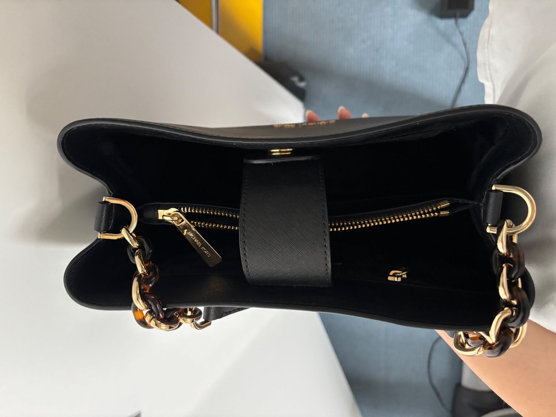 Michael Kors Borse da donna: Michael Kors Tasche in Schwarz – Usato da Bern venduto da van_9syf 3