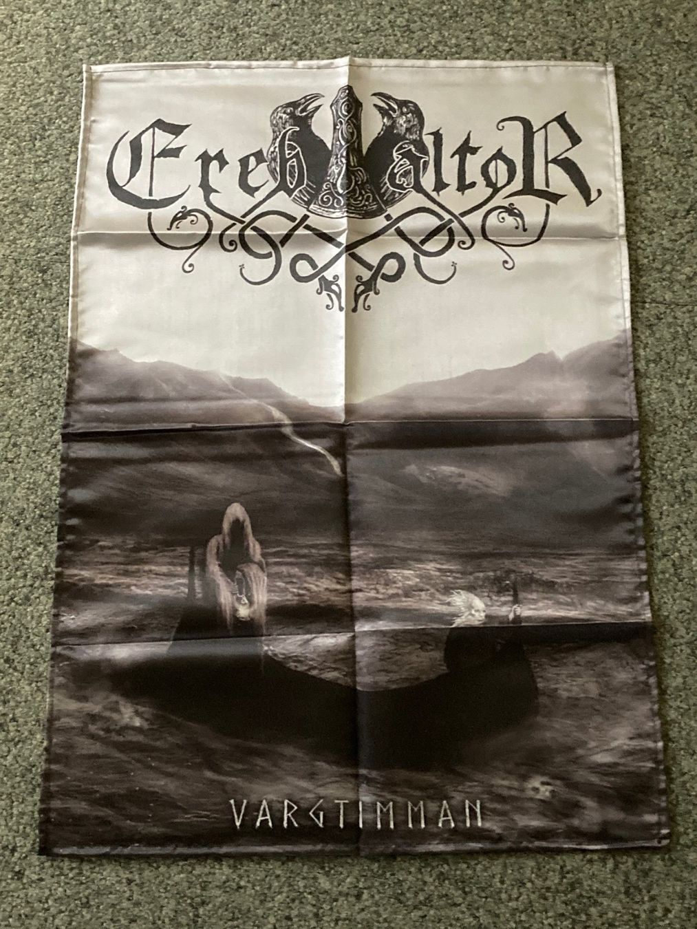 Dischi in vinile: EREB ALTOR Eldens boning Vinyl EP Black Metal Posterflag – Nuovo e nell'imballaggio originale da Wiedlisbach venduto da Andrisa 1