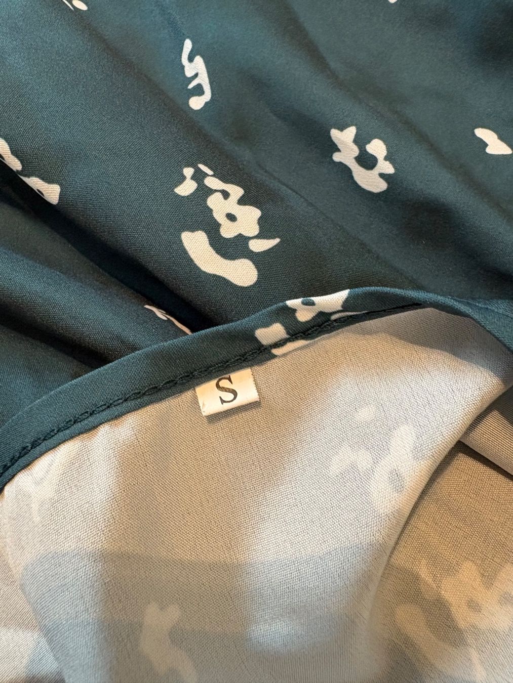 Vestiti: Sommerliches Midikleid mit Blumenmuster, Grösse S – Nuovo (secondo la descrizione) da Zeihen venduto da Nolu03 2