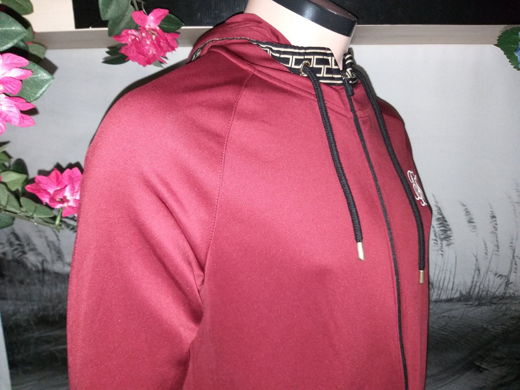 Siksilk Pullover & Sweatshirts: Hoodie SIKSILK       Taille/Grosse L – Gebraucht aus Cossonay-ville von Super-Price-Quality 5