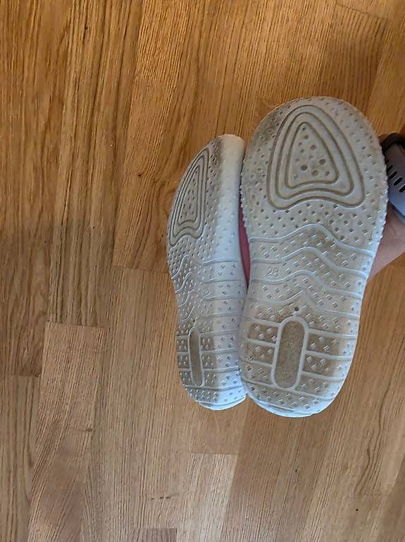 Scarpe per ragazze: Badeschuhe Gr.28 – Usato da Emmenbrücke venduto da Nil86 2