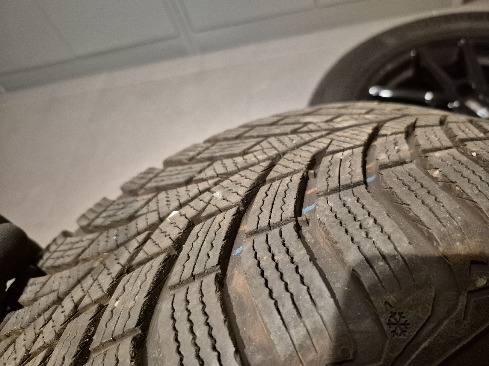 Pneus & Kompletträder: Winterräder VW Passat  – Gebraucht aus Oberuzwil von Auto-Hilber 3