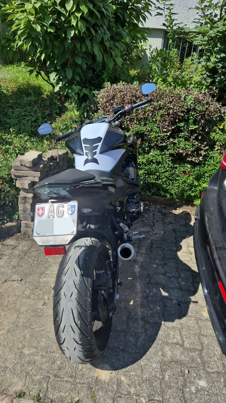 Kawasaki Strada: Kawasaki Z800e / 35kW – Usato da Killwangen venduto da luc_9fhp 2