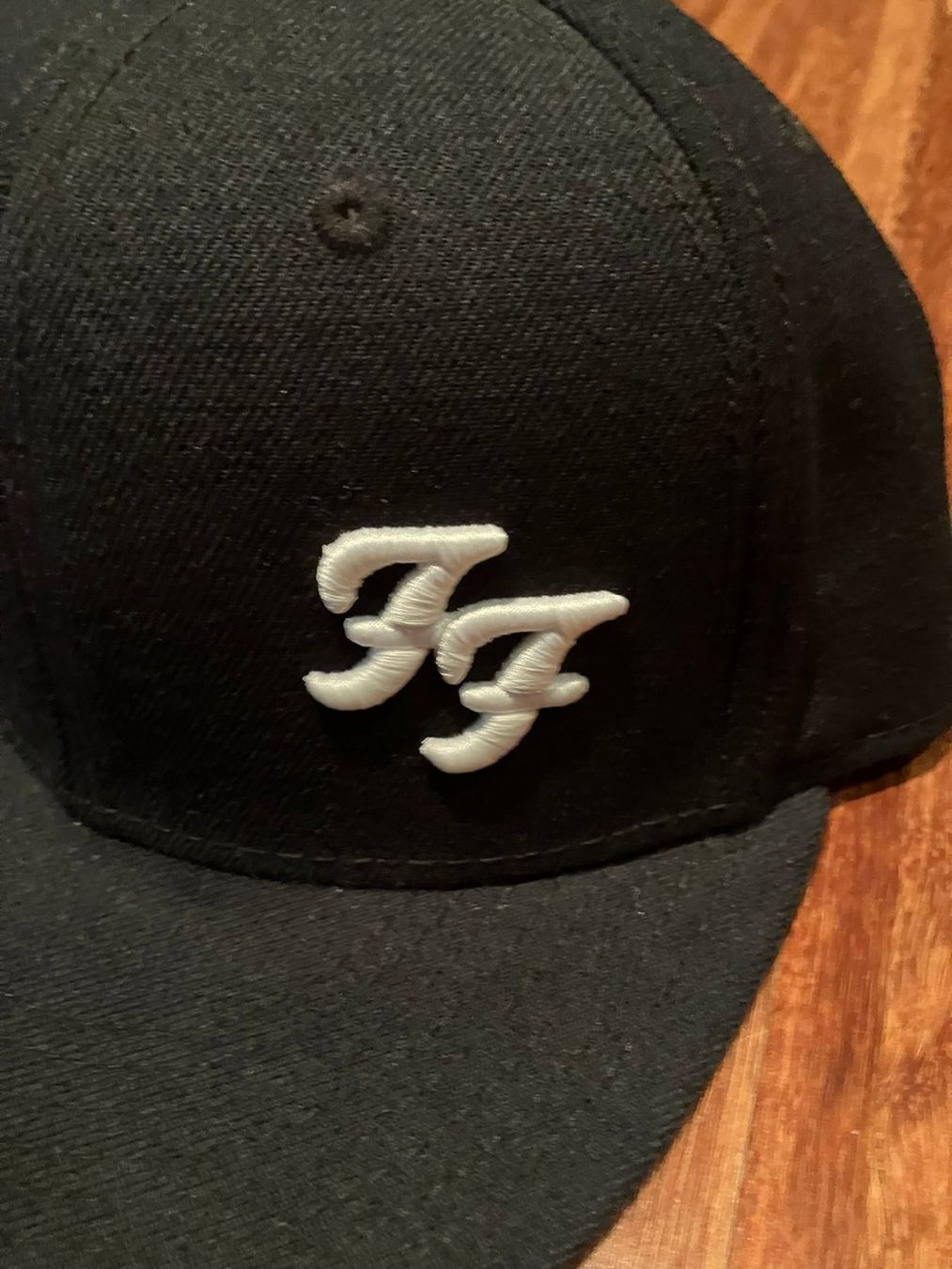 Copricapi, berretti & cappellini: Foo Fighters Snapback – Usato da Winkel venduto da Studi66 1