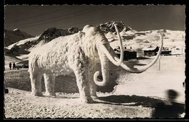 AK Arosa, Mammut als Schneeplastik