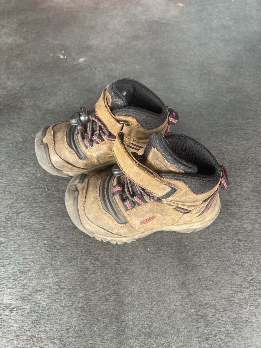 Keen Schuhe für Jungen: Keen Wanderschuhe - Gr. 24 – Gebraucht aus Beckenried von ciaran 1