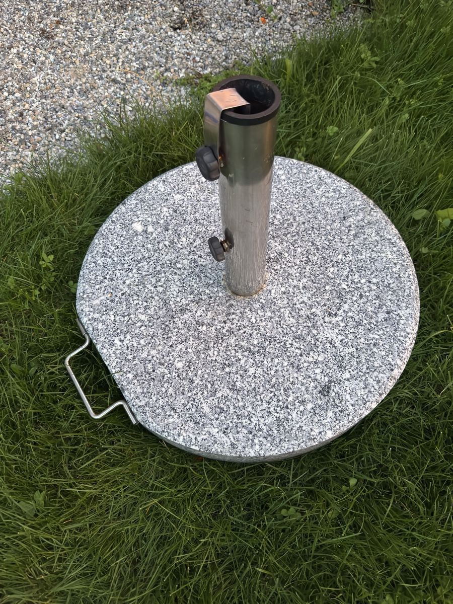 Altro: Sonnenschirmständer Granit rund mit Griff – Usato da Matzingen venduto da henm 2