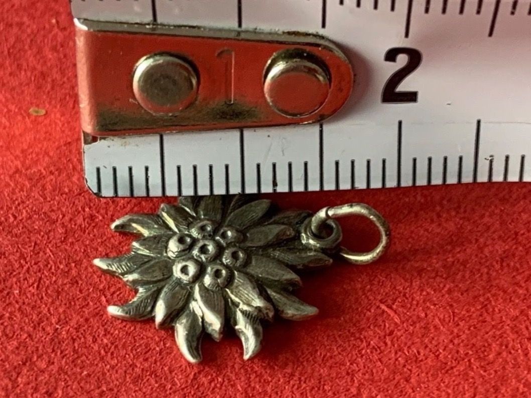 Ciondoli: Schmuckanhänger Edelweiss silber – Usato da Dittingen venduto da Bijoubelle 7