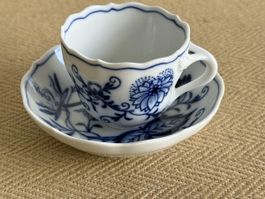 Schöne Moccatasse Porzellan MEISSEN Zwiebelmuster