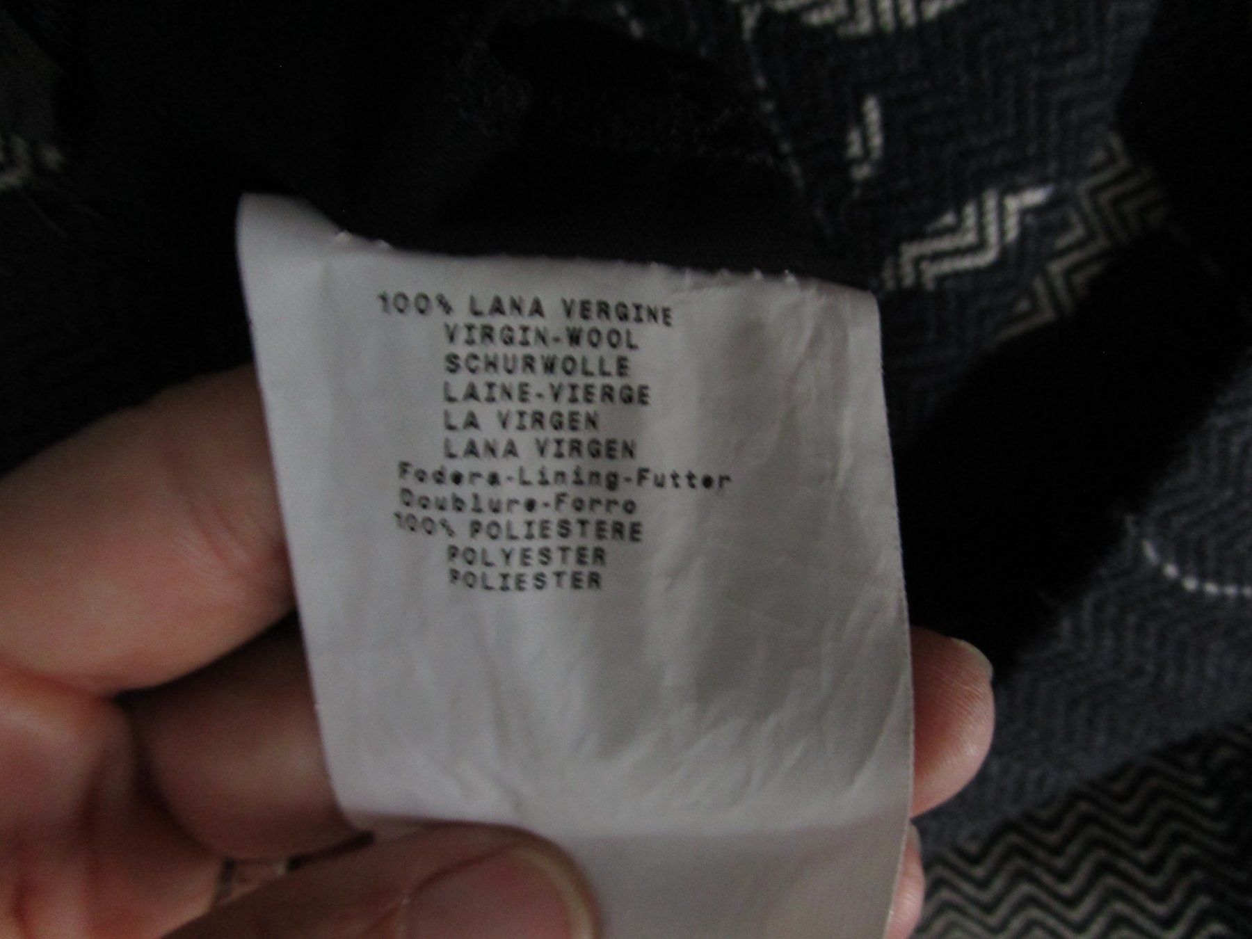 Armani Kleider: Etuikleid Armani ca. Gr. 36 ital. Gr. 42 – Gebraucht aus Volketswil von Globine100 7