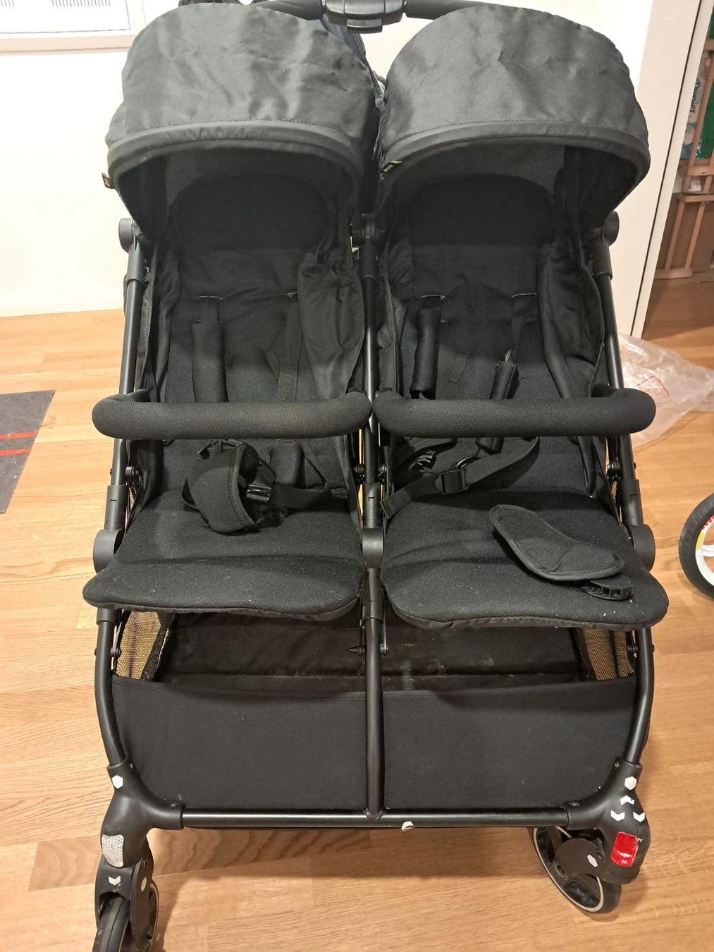 Hauck Kinderwagen: Doppelkinderwagen Hauck defekt – Defekt aus Biel/Bienne von nad_rm72