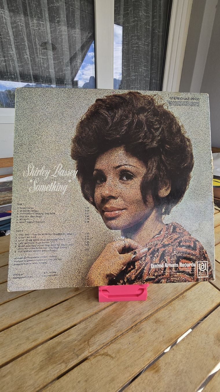 Schallplatten: Shirley Bassey – Something (Vinyl-LP) – Gebraucht aus Thun von Your_obsession 1