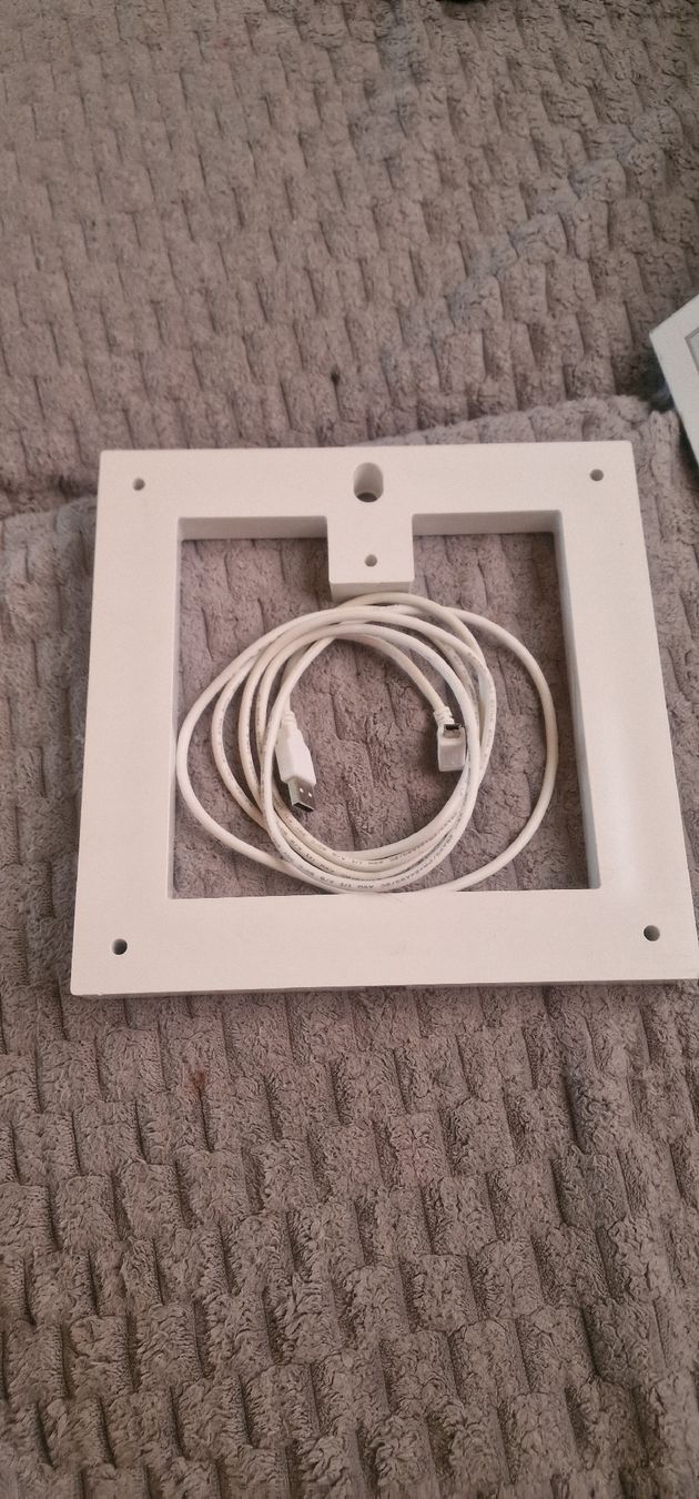 Qlocktwo Uhren: Qlocktwo Wortuhr 45x45cm – Gebraucht aus Thörishaus von RoJoJedeBa 1