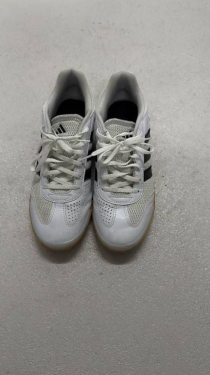 Herrenschuhe: Chaussures de futsal, handball. – Gebraucht aus Fribourg von nuv_bsd2