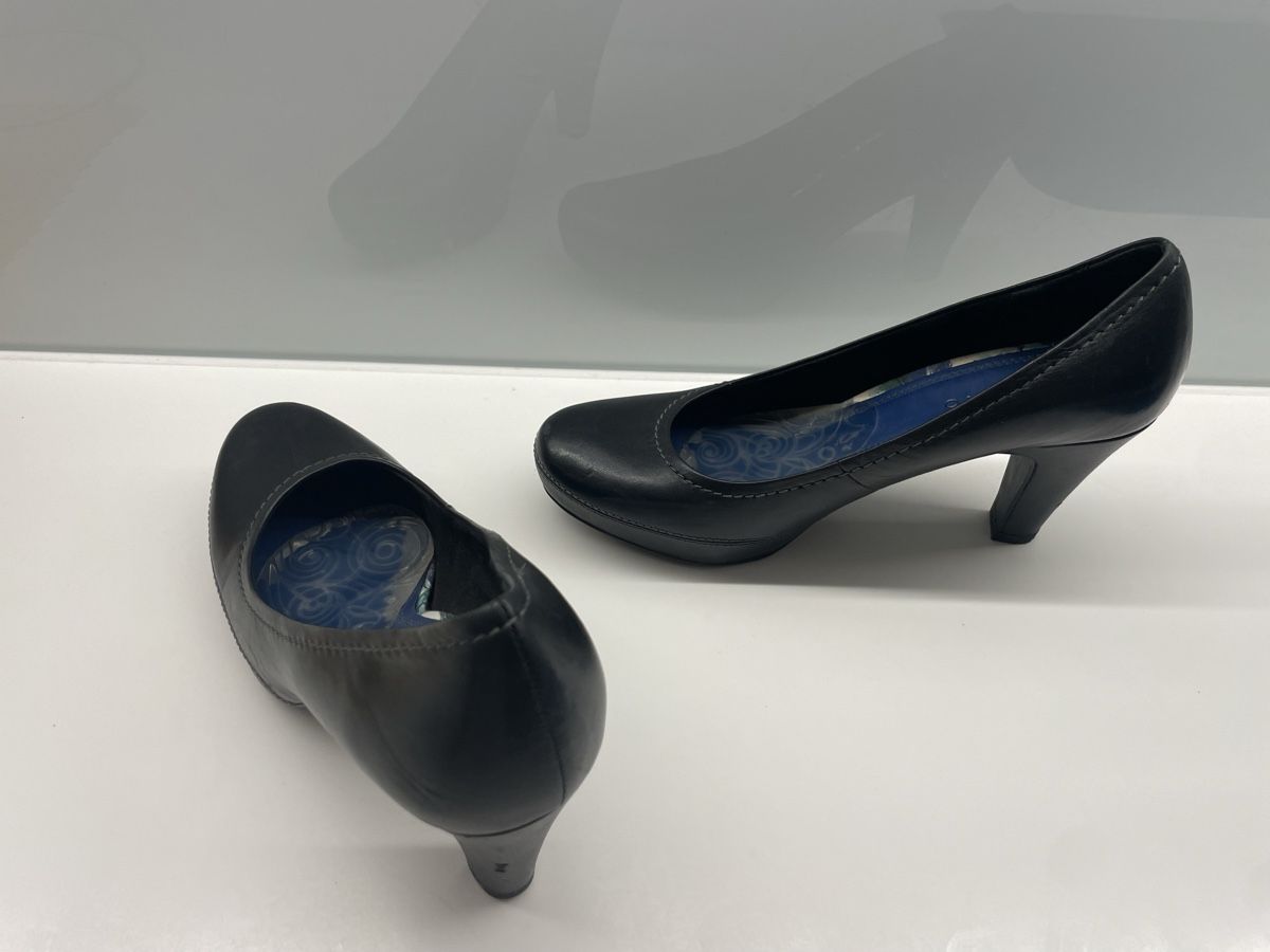 Damenschuhe: Pumps – Gebraucht aus Feldbrunnen von moremi01 1