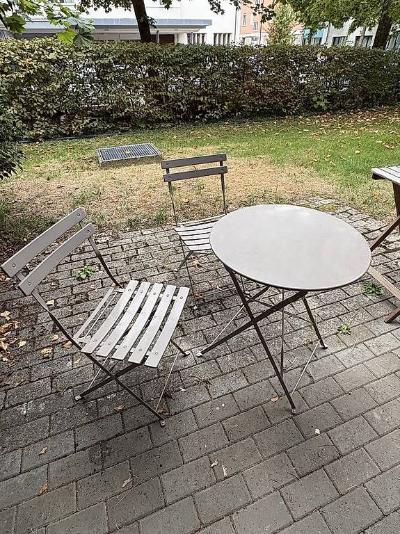 Tische: Gartentisch plus Stühle – Gebraucht aus Bern von saginata