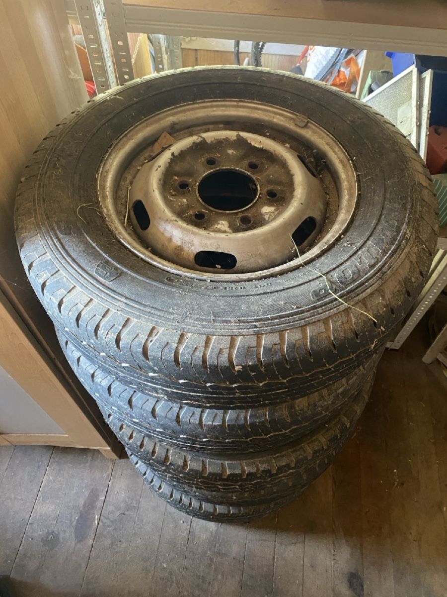 Pneumatici & Ruote complete: Räder Mazda E2000 komplett 8 Stück 185R14C – Usato da Dussnang venduto da davegasser