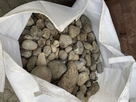 Gratis 0.5 ton natursteine oder boschungsteine flusssteine
