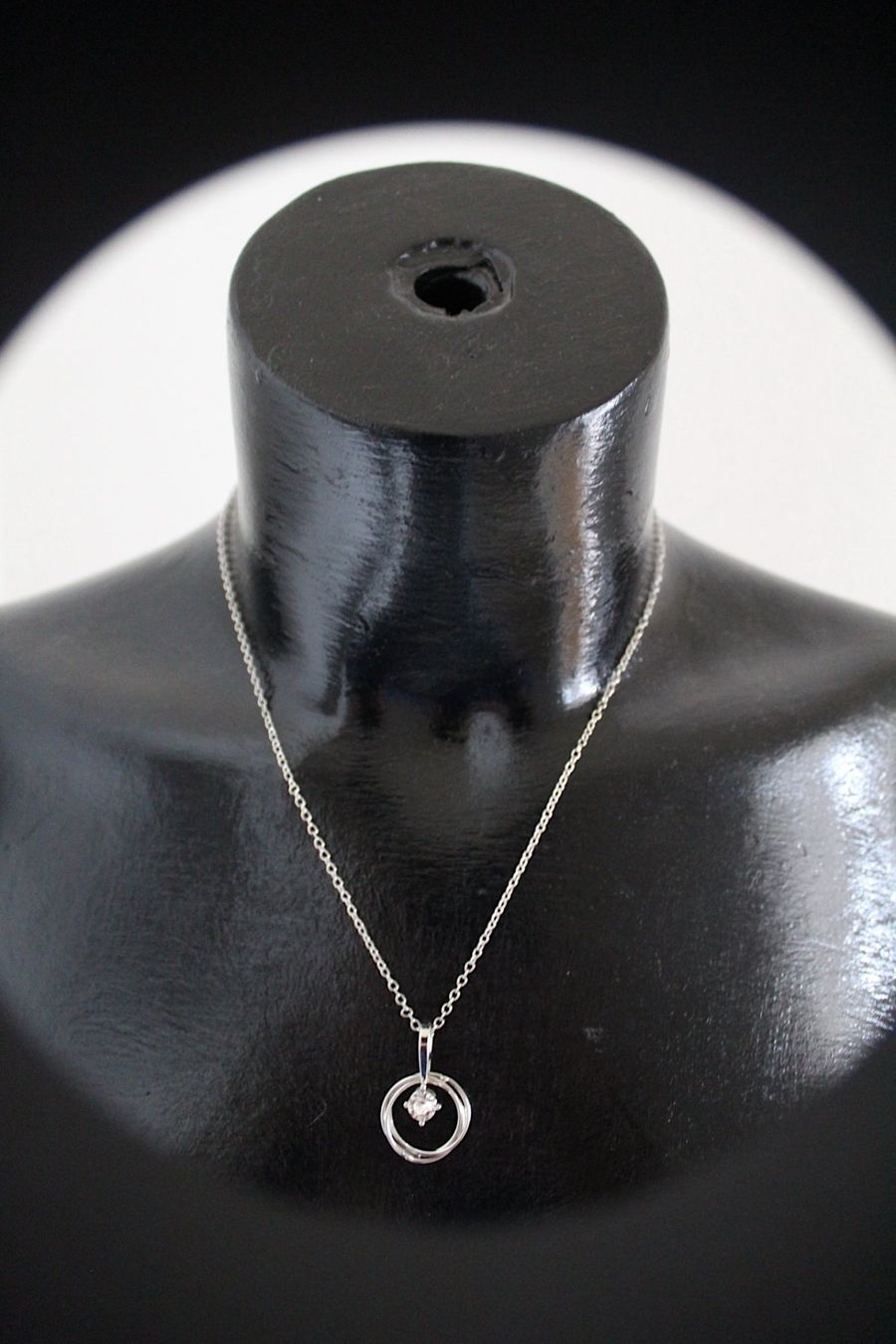 Catenine: Modeschmuck Kette mit einem Strassstein – Usato da Locarno venduto da madame-tus-sauds 2