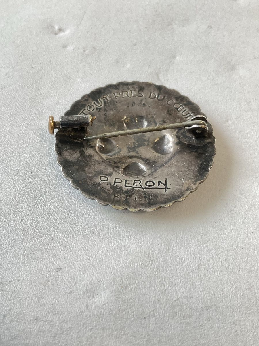 Broschen & Nadeln: Ancienne broche, argenté P.Peron Kelt – Gebraucht aus Malleray von Robot12 3