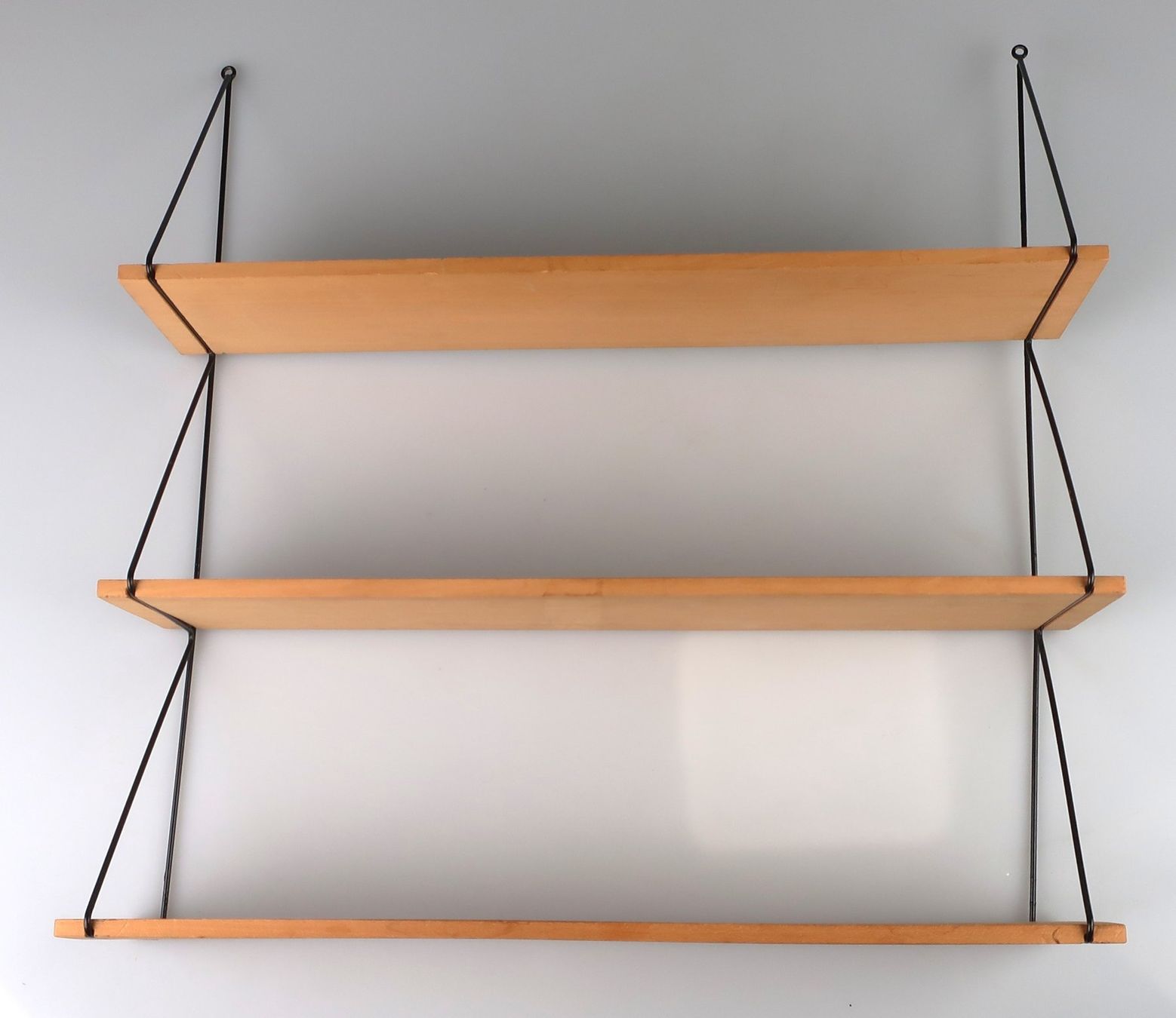 Scaffali: Vintage Stringregal aus Holz – Usato da Volketswil venduto da brockipfannenstil