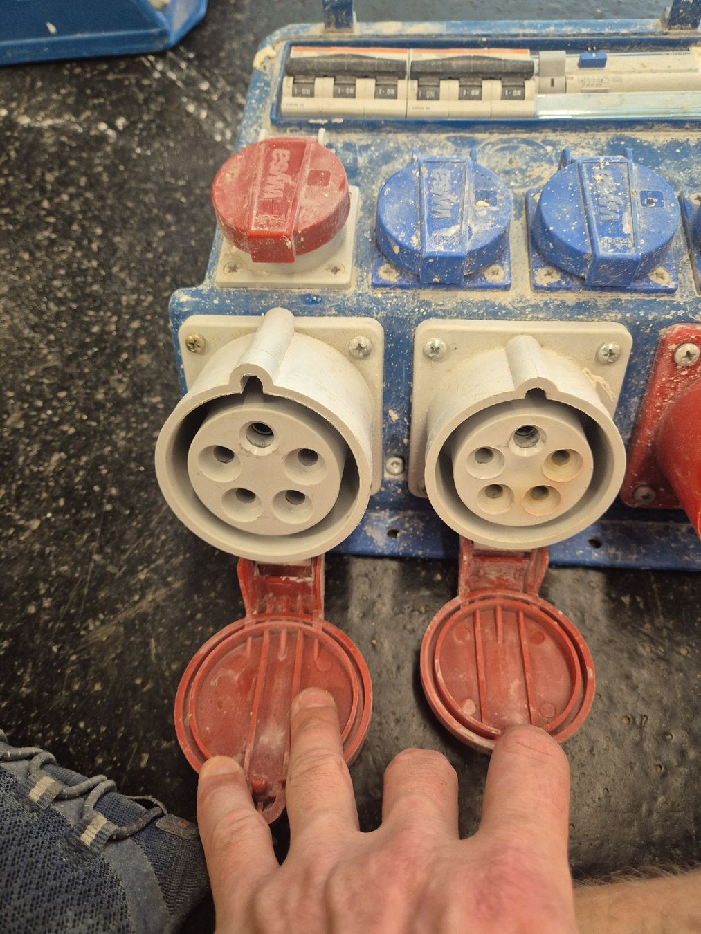 Electrotechnique: Verteilerkasten gebraucht – D'occasion à Näfels par j.lattmann 1