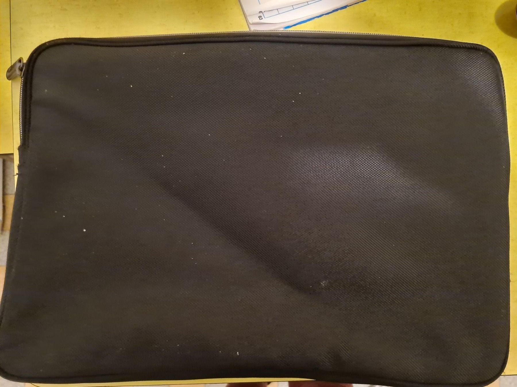 Hewlett Packard Notebook: Housse laptop 15' HP – Usato da Sion venduto da bene123 1