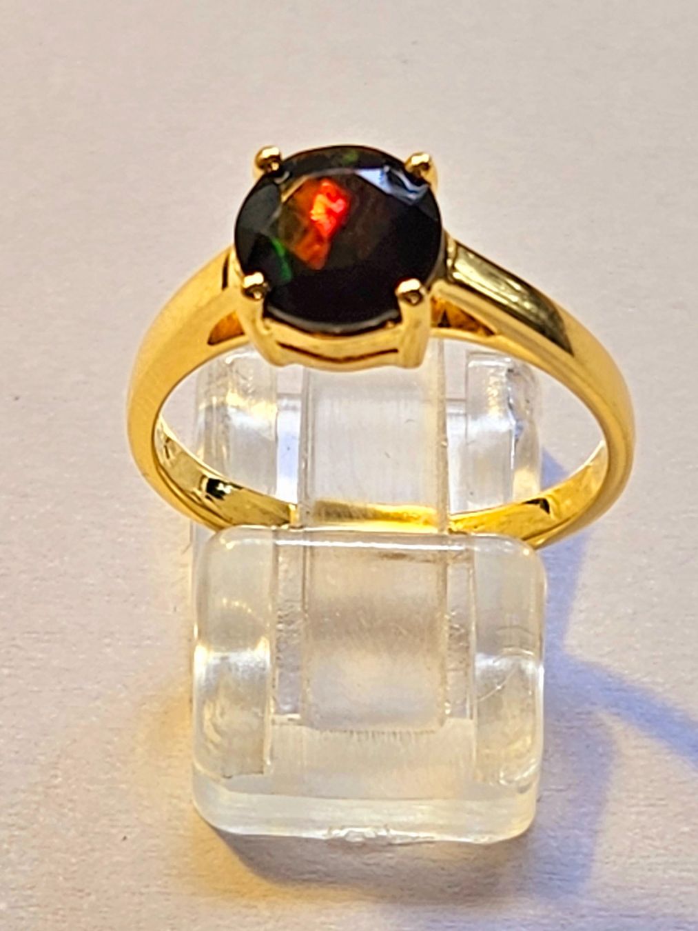 Anelli: Goldring mit tiefrotem Edelstein – Nuovo e nell'imballaggio originale da Zürich venduto da adriben