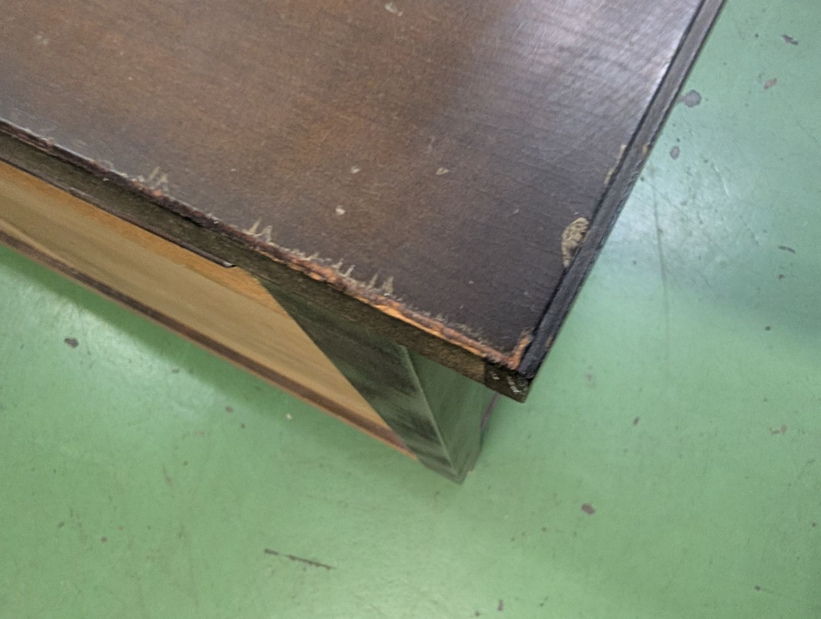 Cassapanche: Holztruhe mit Kassettenfront, dunkel – Usato da Pratteln venduto da Cartonsducoeur_bl 6