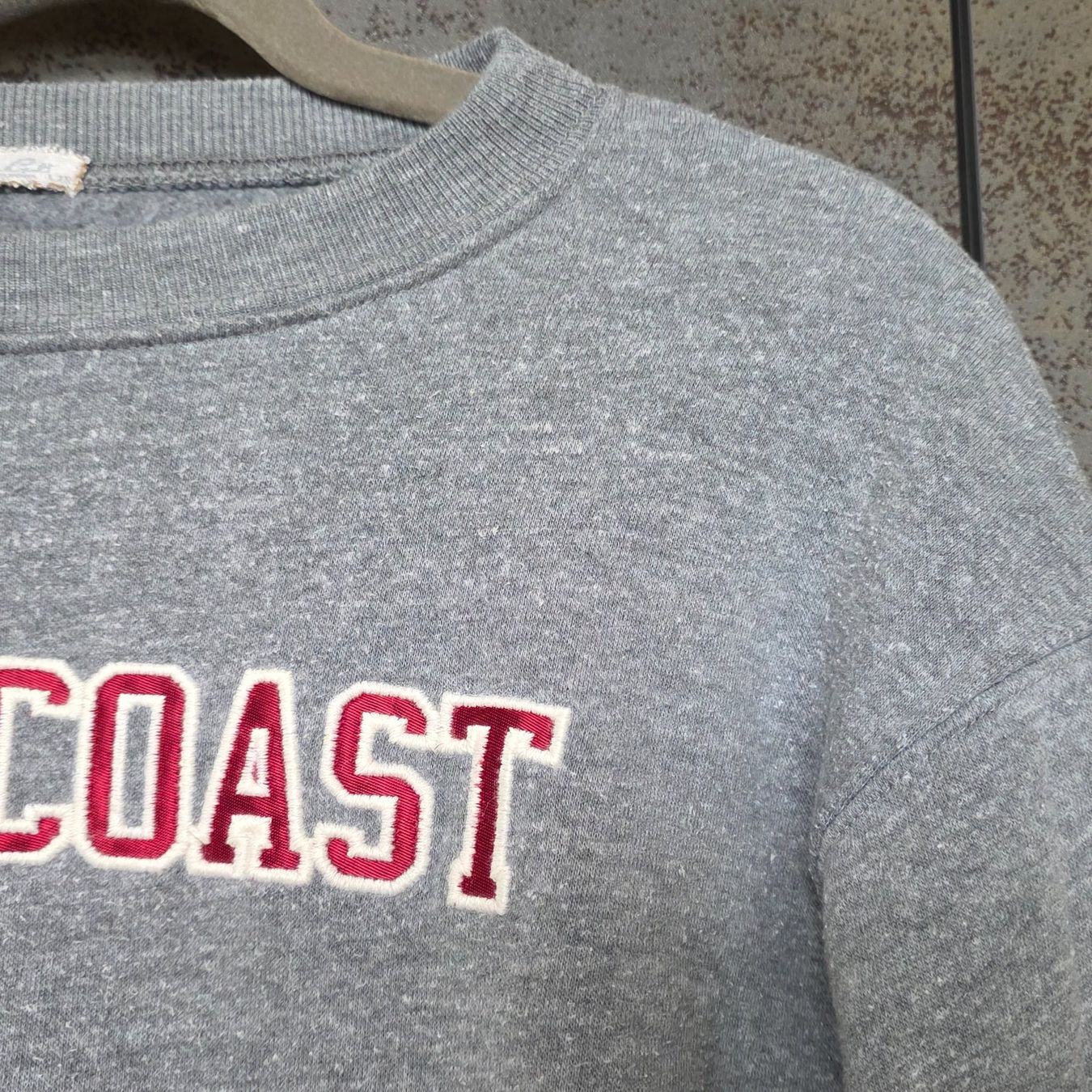 Maglioni & Felpe: 🐸 WEST COAST CROP PULLOVER – Usato da Môtier (Vully) venduto da Frogs 4
