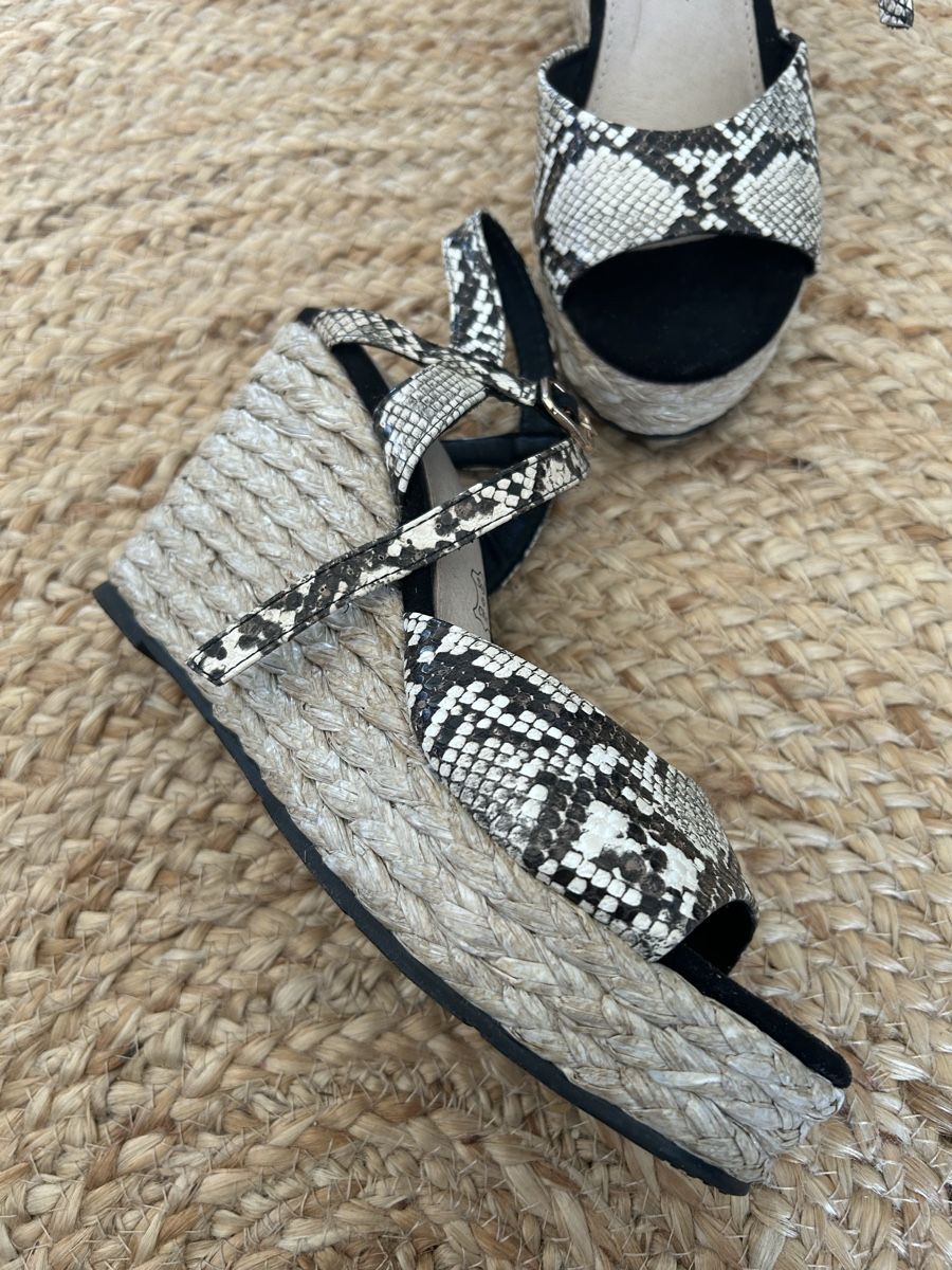 Scarpe da donna: Menbur Sandalen Gr. 39 – Usato da Aarberg venduto da lep_qc92 2
