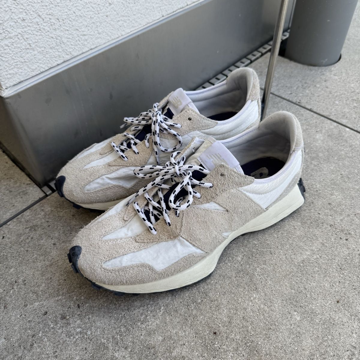 New Balance Scarpe da uomo: New Balance 327 Grösse 45.5 – Usato da Itingen venduto da JDG11