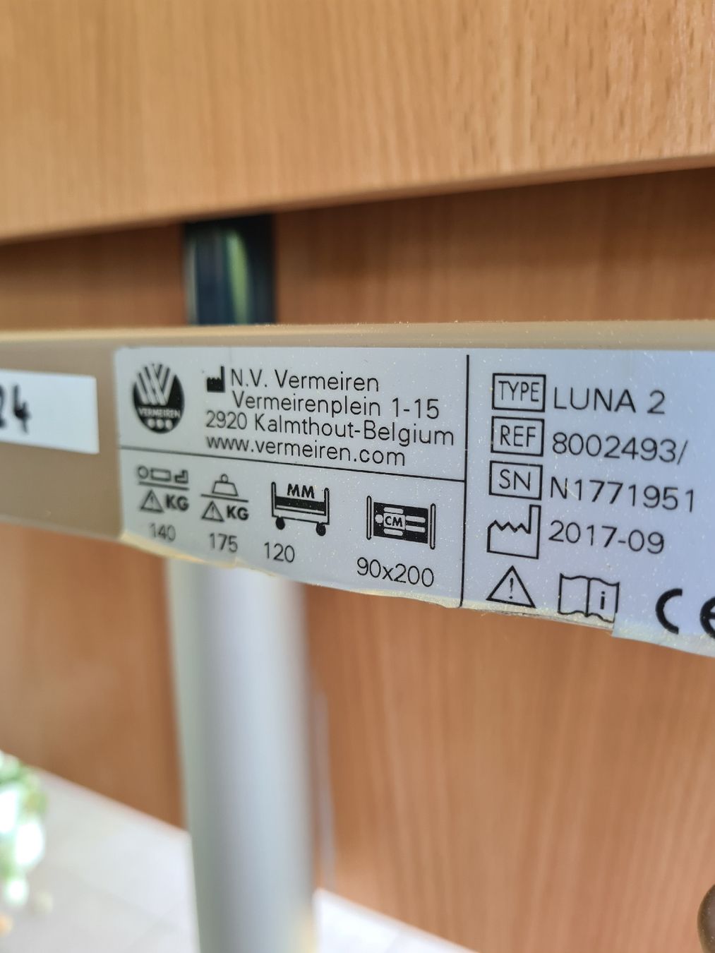 Attrezzature mediche: Bett elektrisch Pflegebett – Usato da Düdingen venduto da Boongo 2