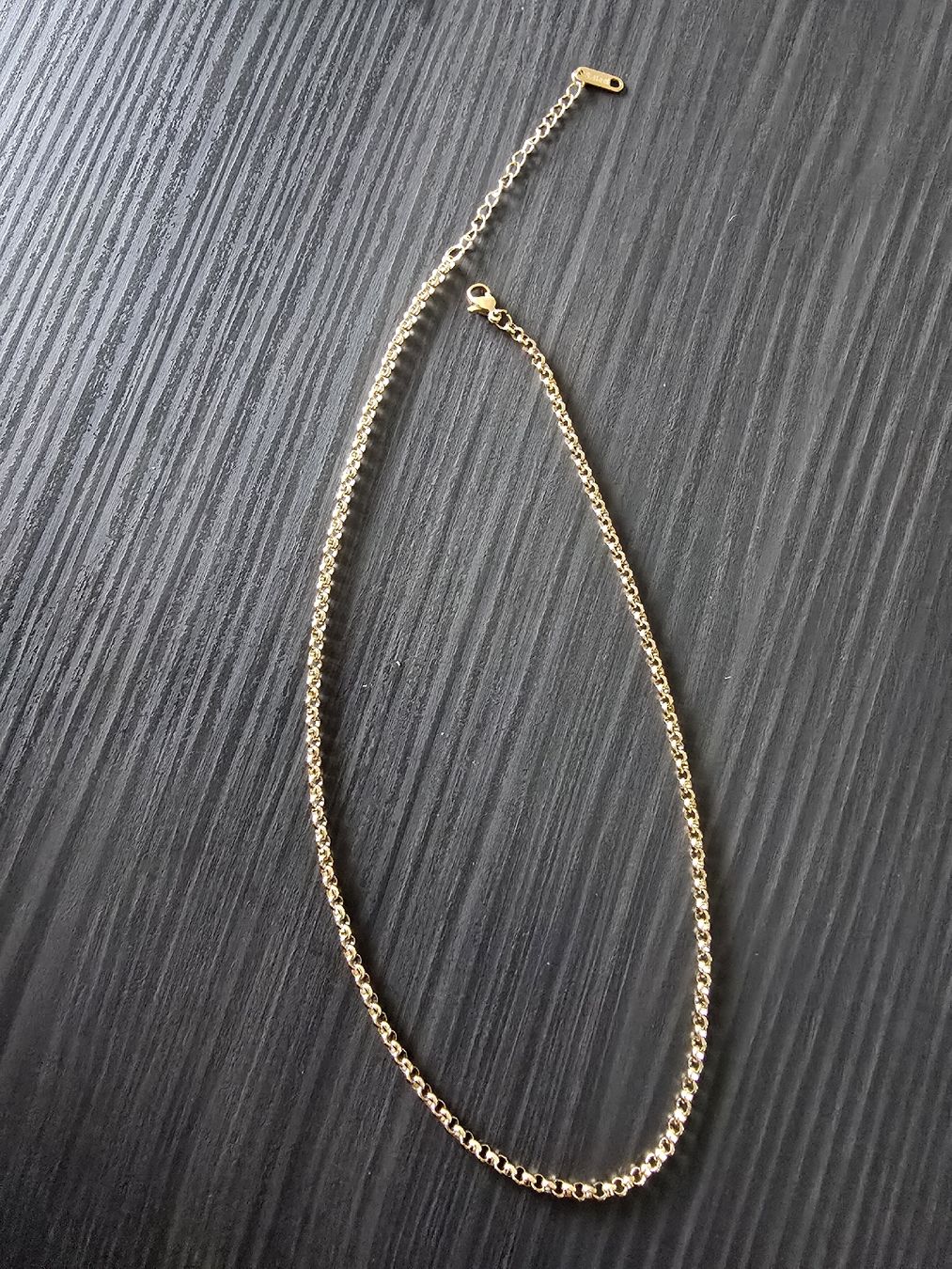 Catenine: Goldige Edelstahl Halskette  – Nuovo e nell'imballaggio originale da Rickenbach b. Wil venduto da Beautiful.Things