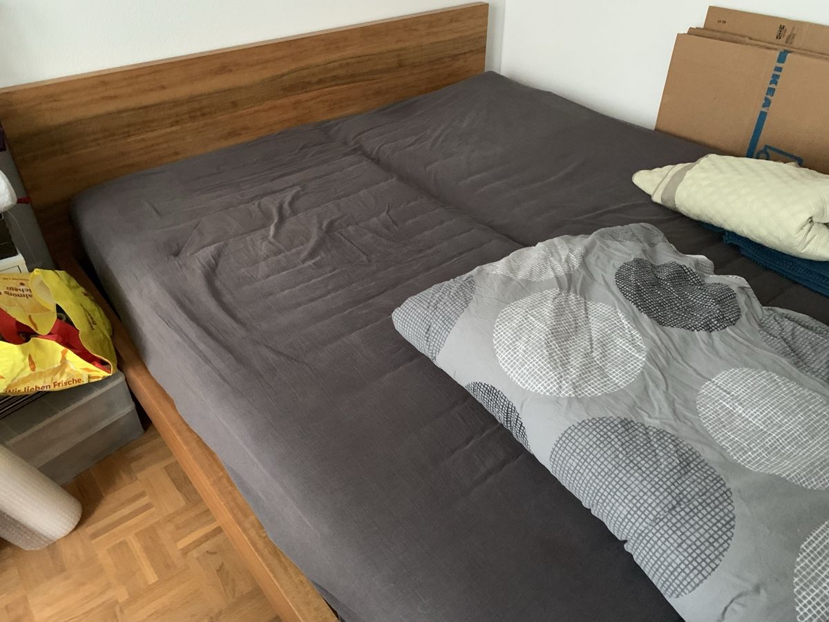 Betten: Holzbett mit Tellerrost 180x200 cm – Gebraucht aus Gontenschwil von Holdrio98