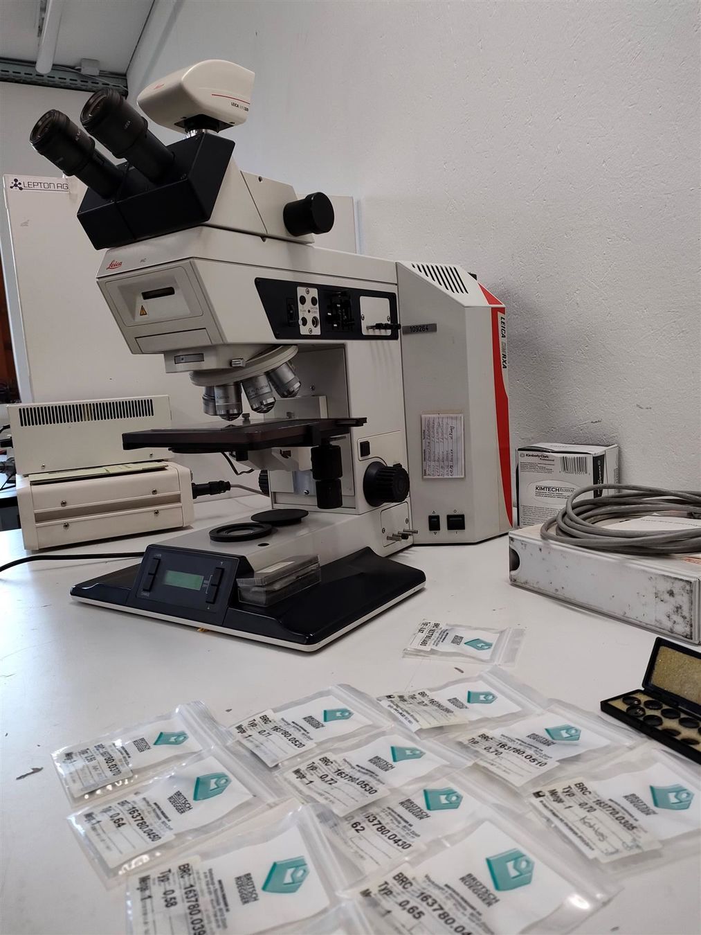 Mikroskopie: Leica DMRXA SET inkl. software – Gebraucht aus Niederdorf von LeptonAG_Labor 1