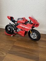 Lego Technic Ducati Panigale V4 R (42107)