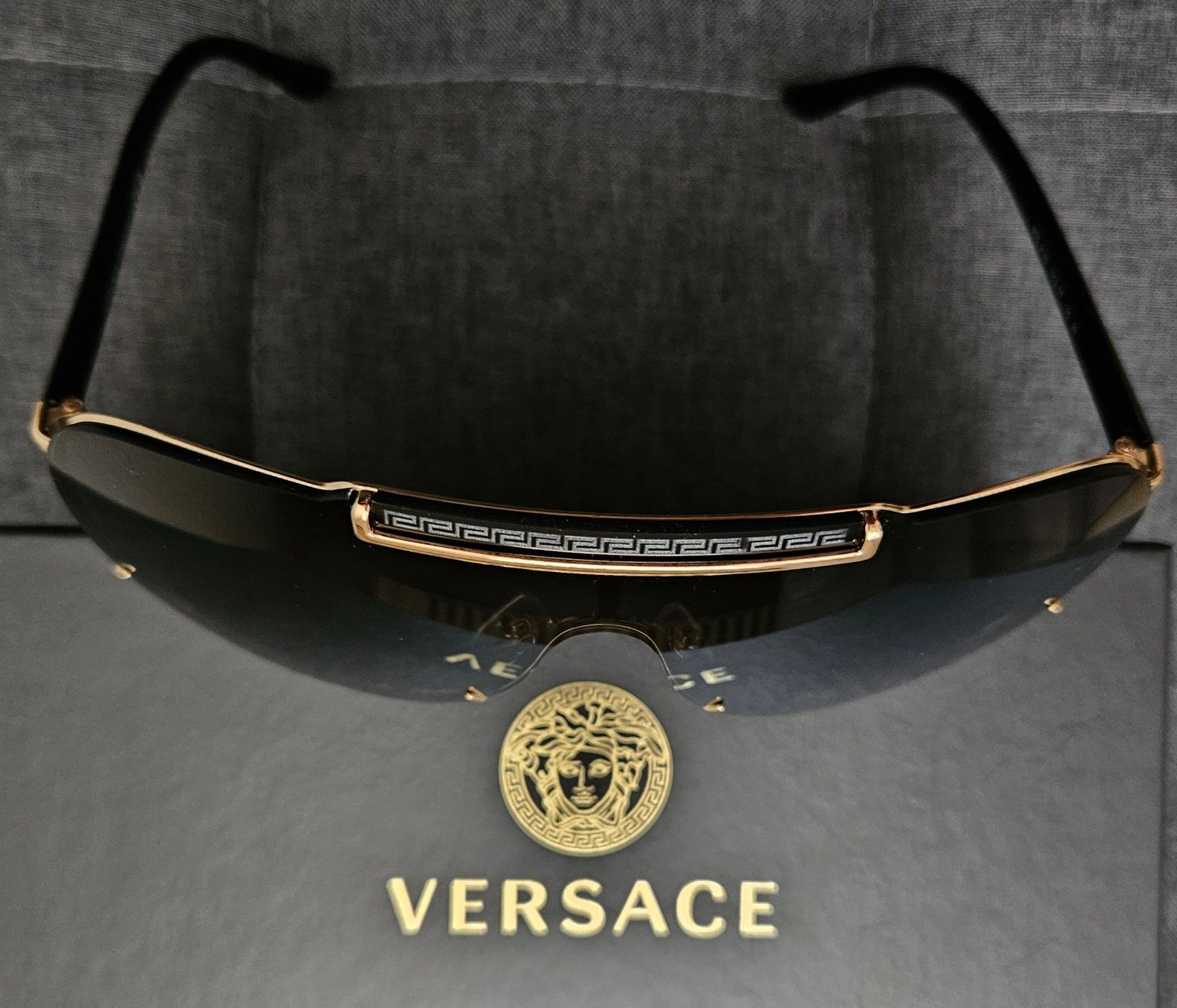 Versace Lunettes & Verres: Sunglasses Versace Mod. VE2140 – D'occasion à Biel/Bienne par ypsillon 2